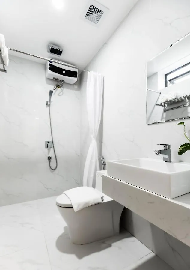 Lyn'S Hotel & Apartment Da Nang 3*,  Vietnam