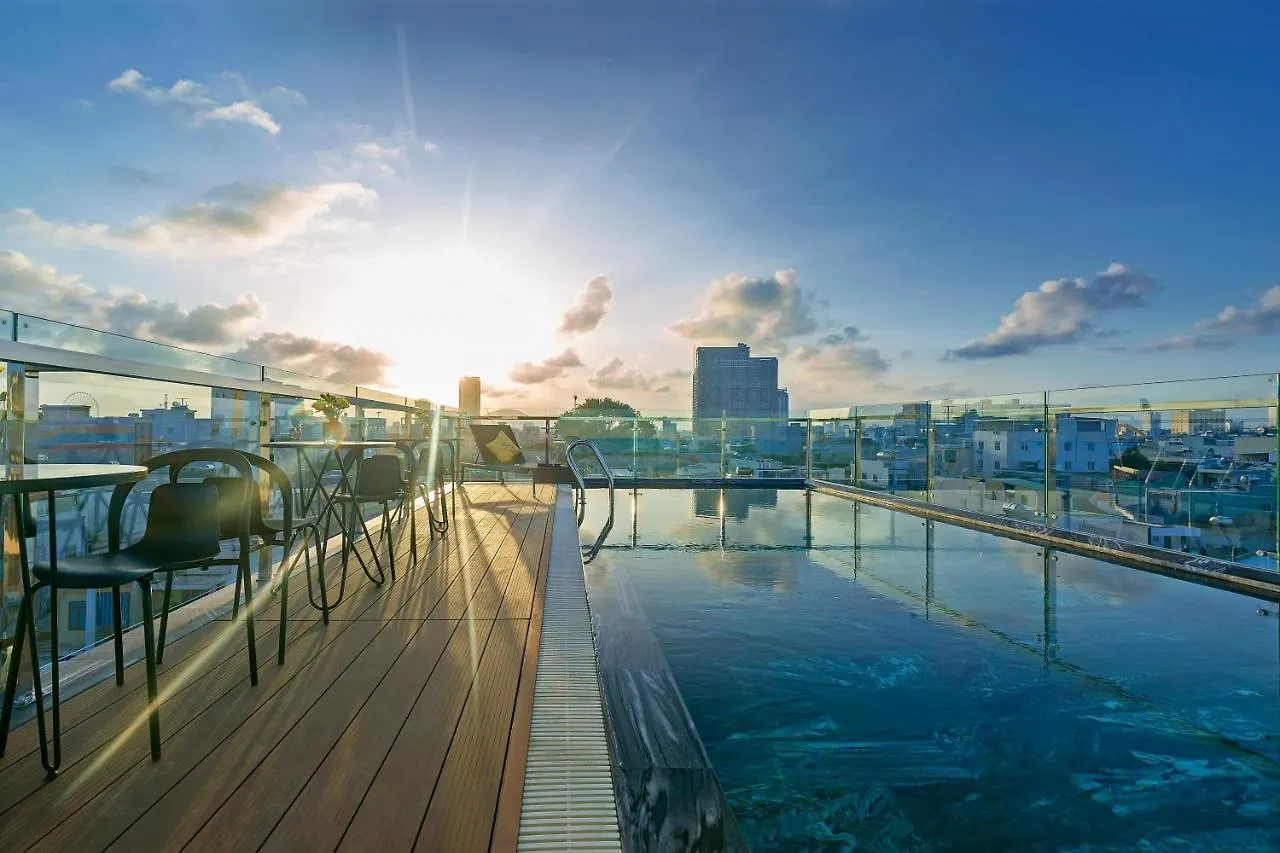 Lyn'S Hotel & Apartment Da Nang